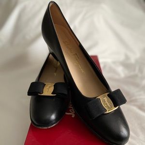 Black leather Salvatore Ferragamo Lillaz